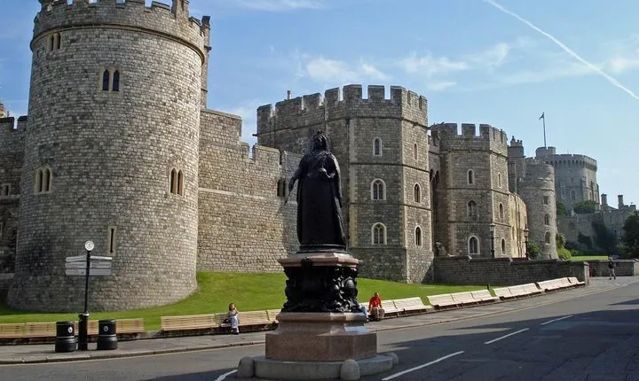Heathrow Airport Arrival To Dover Via Windsor Castle