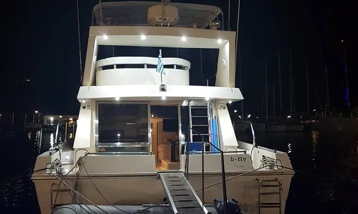 Private Tailormade Yacht Sunset Cruise in Santorini