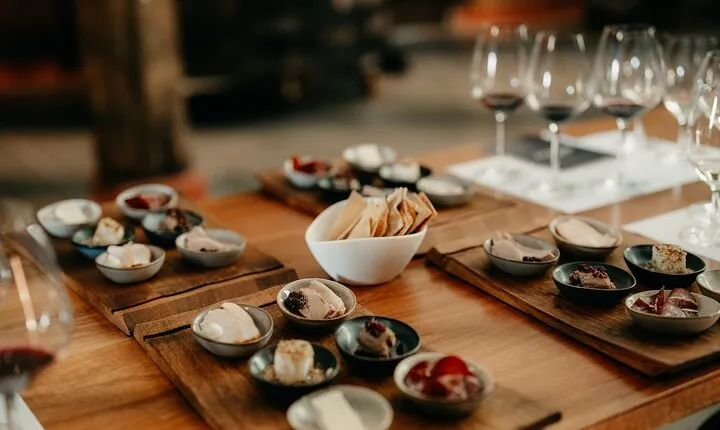 Behind The Scenes Tour with Food & Wine Pairing