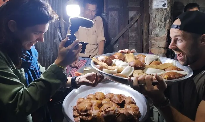 Food Tour in Dhaka : Taste the Best Foods of Dhaka