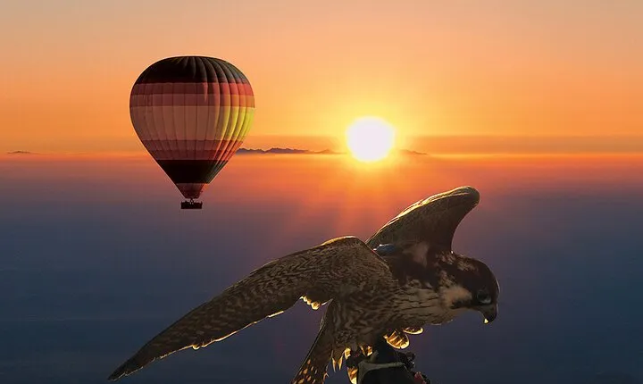 Amazing Hot Air Balloon With Beautiful Desert Sunrise View