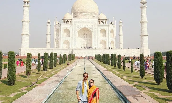 From Delhi: Taj Mahal & Agra Private Day Trip with Transfers