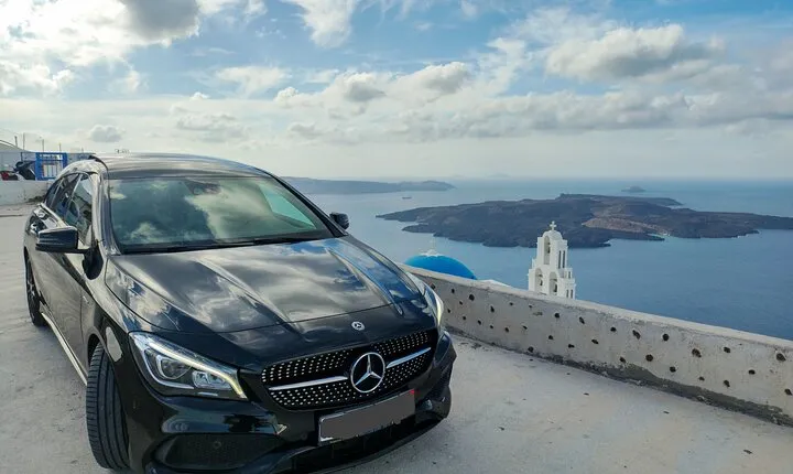 Santorini: Private Transfers From / To the Airport (JTR)