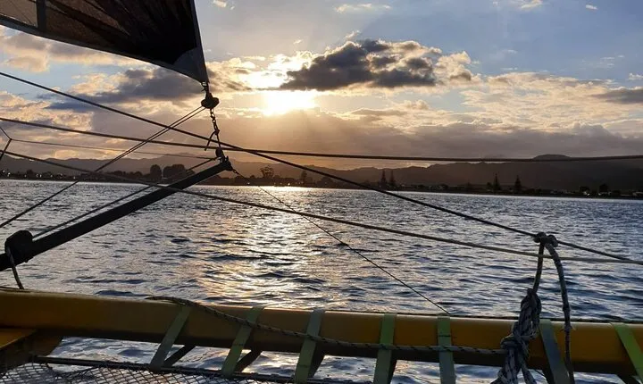 Sundowner- 2 Hour Chilled out Private Charter