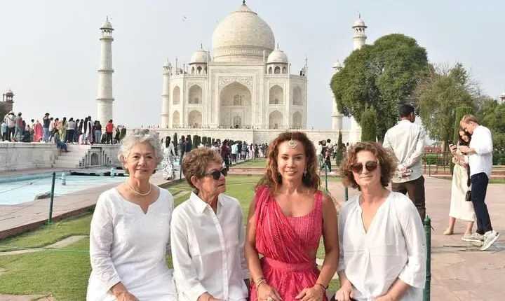 From Delhi: Sunrise Taj Mahal Tour with Elephant conservation