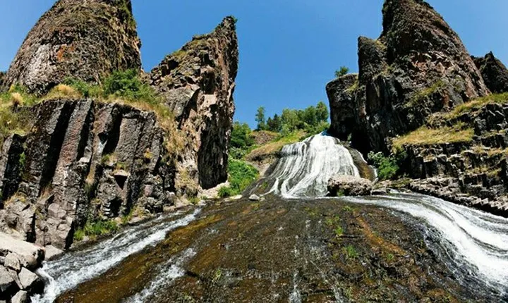 Private tour to Jermuk, waterfall
