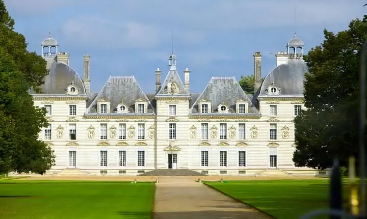LOIRE VALLEY: Your selection of three castles to visit (Day-trip from PARIS)