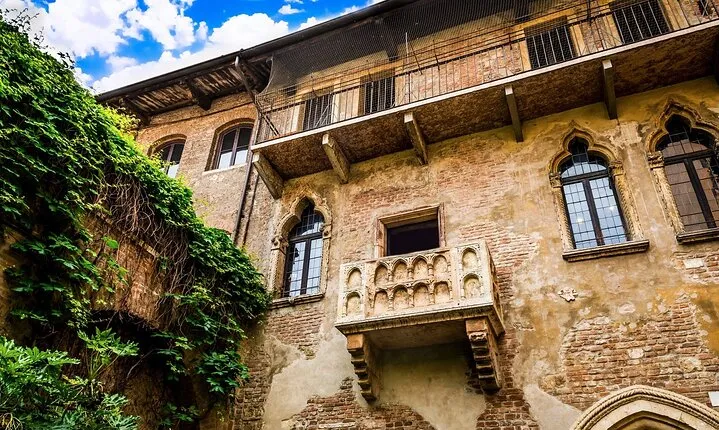 Juliet & Romeo's Balcony - Skip the Line & Verona city with guide