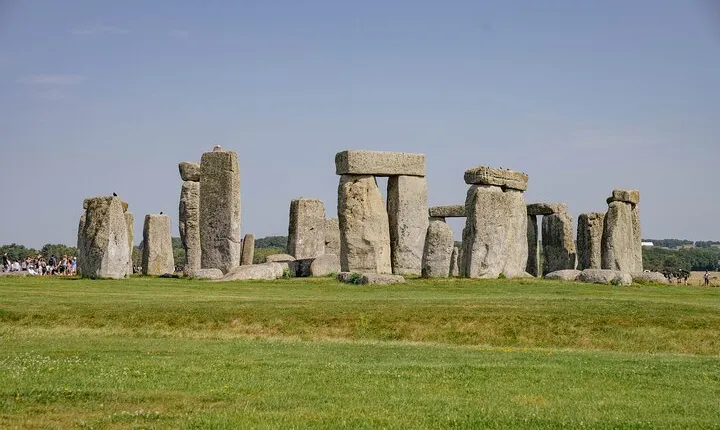 Southampton Private Cruise Transfer from London via Stonehenge. 