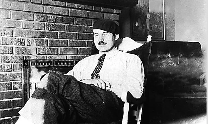 Hemingway in Paris - Small Group Walking Tour