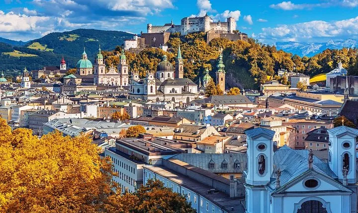 Private Perfect One Day Guided Tour from Vienna to Hallstatt and Salzburg