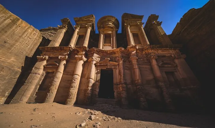 2 days Private Tour in Petra, Wadi rum and Dead sea