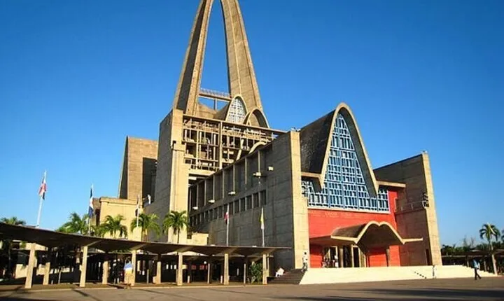 Half-day City tour cultural from punta cana for small group