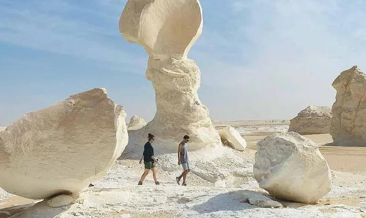 Overnight Safari Adventure in Bahariya and the White Desert