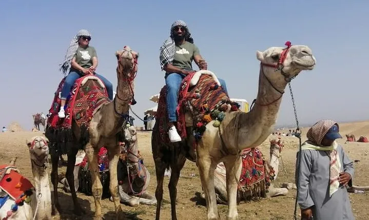 2-Hour Private Camel Ride Tour in Sahara Giza pyramids area