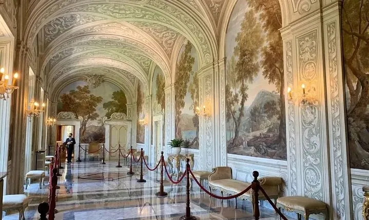 Papal Palace and Secret Garden Entry with Audio Guide