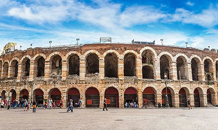 Visit Verona on foot with the Audio guide app for Smartphone