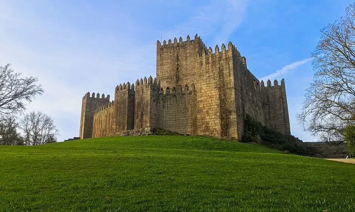 Braga and Guimarães Private Tour with Lunch