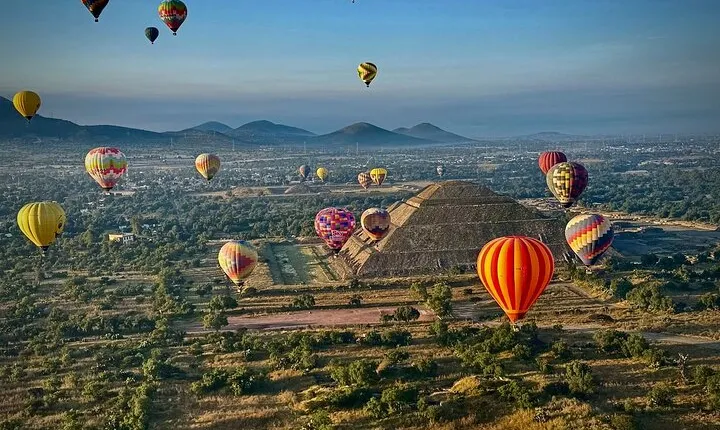 Balloon Flight + Breakfast in a cave + Pick up CDMX + Pyramids