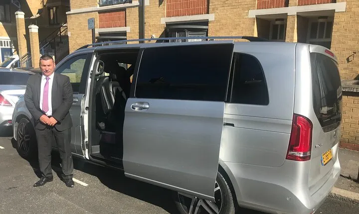 Visit the Royal Hampton Court Palace in Your Own Private Transportation