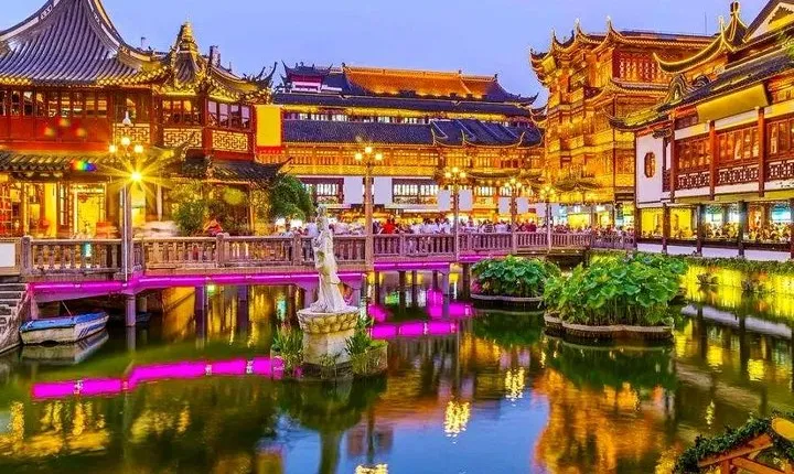 Private Half Day Shanghai City Customized Tour with Lost Heaven Dining