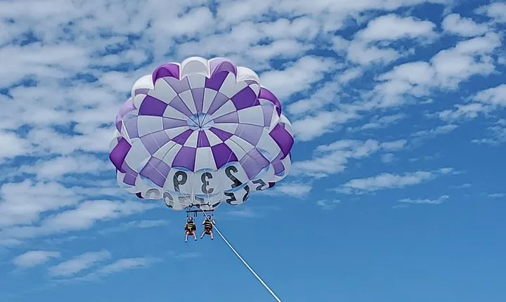 Parasailing Adventure on Fort Myers Beach (400 Foot Flight)