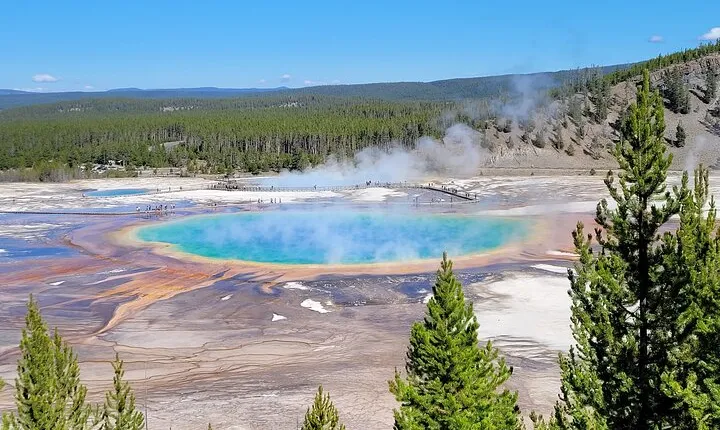 Guided Lower Loop of Yellowstone from Big Sky and West Gate