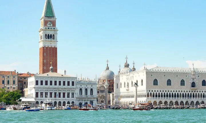 Venice Full-Day Tour from Lake Garda