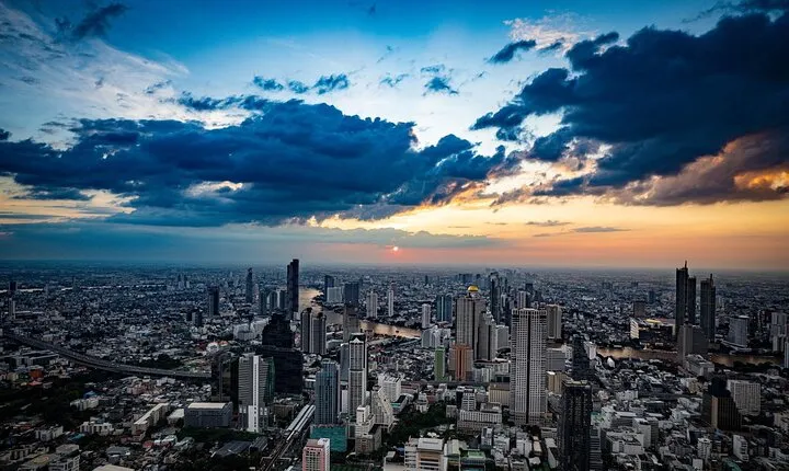 Mahanakhon Sky Walk Tour in Bangkok