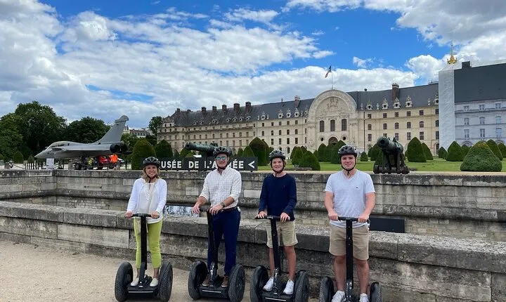 Private Tour: Discover Paris with Local, 3 hours on a Segway
