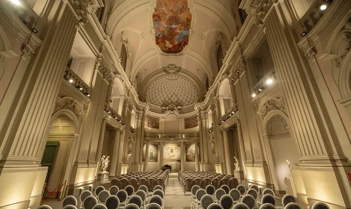 Vivaldi Four Seasons Concert and Tuscan Apericena in Florence