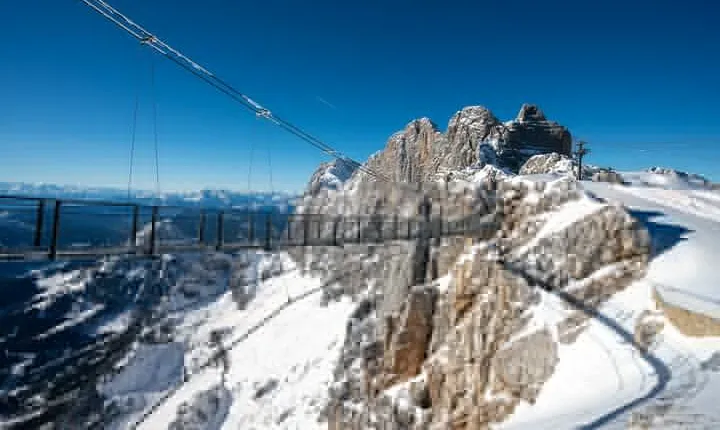  Breathtaking Mountains in One Day Trip from Vienna to Dachstein