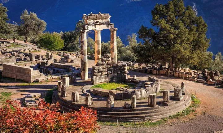 Delphi Full Day Private Trip From Athens With Lunch Overlooking the Sea