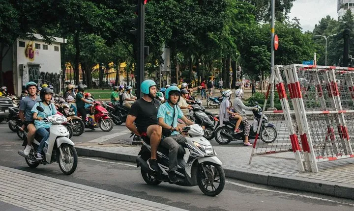 Saigon On 2 Wheels