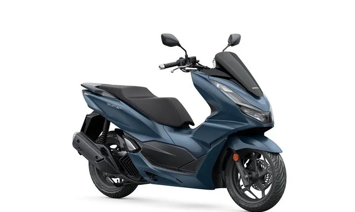 Rent a Honda PCX 125cc in Cascais!