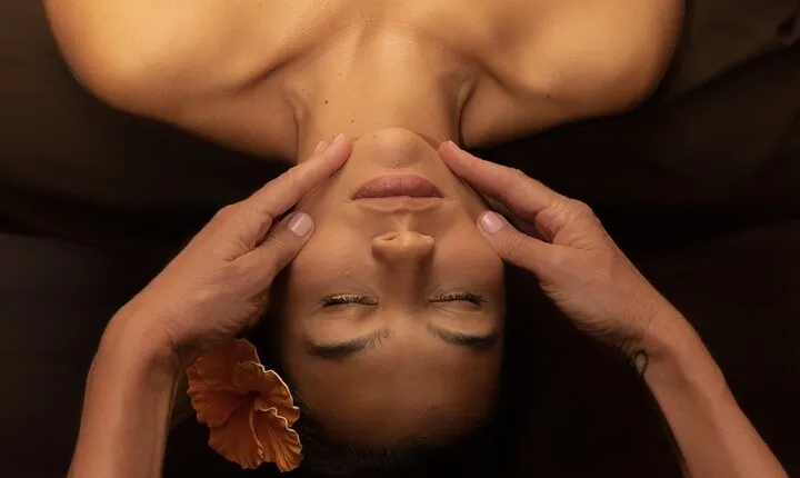 Tropical Glow Massage & Facial Combo