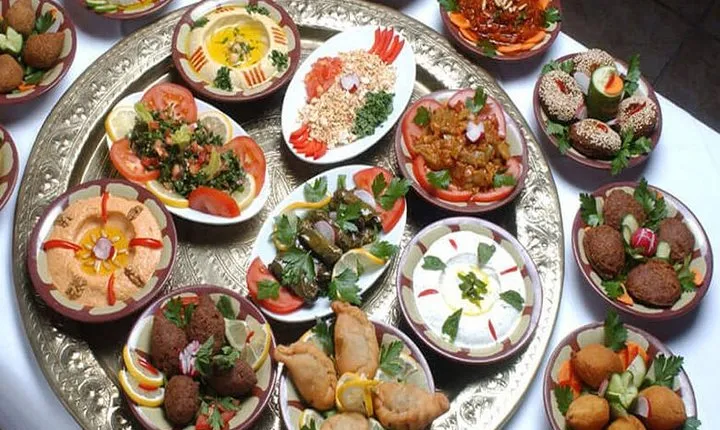 Cairo Layover Tours to Giza Pyramids, Shopping and lunch 