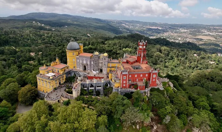 Private Tour to Sintra, Pena Palace, Roca Cape and Cascais