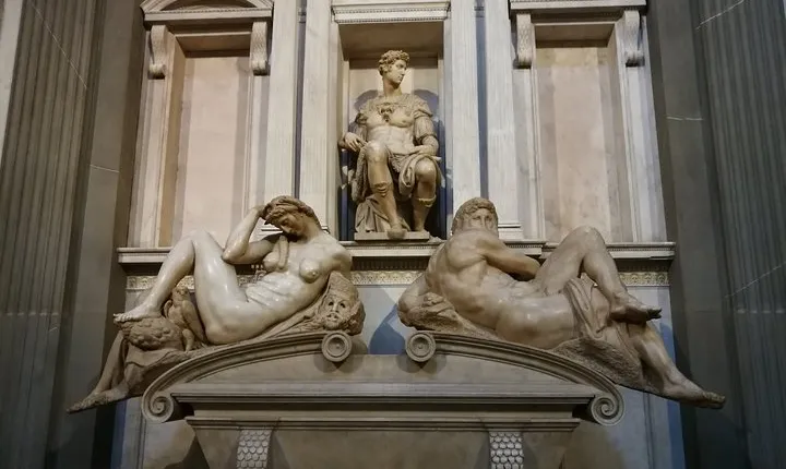 Florence: 1.5 hour Medici Chapels monolingual small-group guided tour 