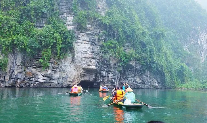 Luxury Bai Dinh - Trang An Full Day Trip with Buffet Lunch