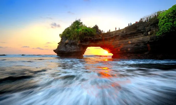 Tanah Lot Sunset Tour with Kecak Show and Dinner