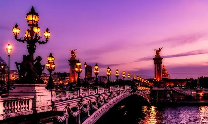 Seine River Sightseeing Cruise by Paris Canal