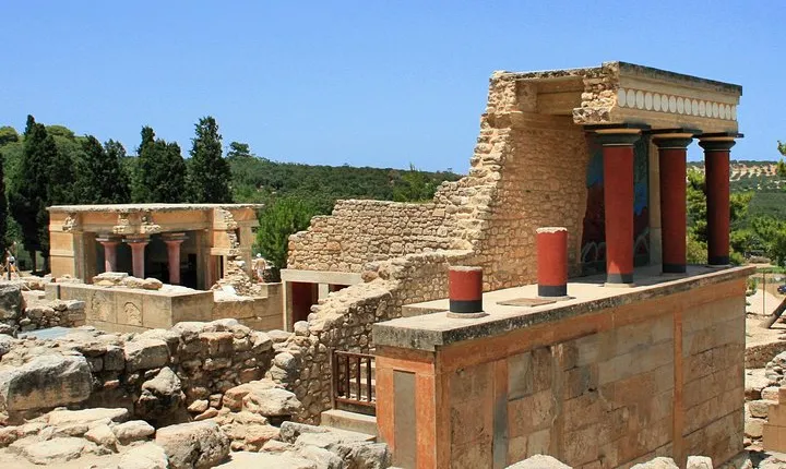 Knossos Wine & Pottery Tour 4 to 15 customers