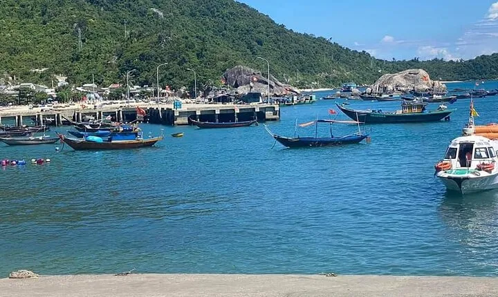 CHAM ISLAND- SNORKLING - SWIMMING & RELAXING by Private Speedboat