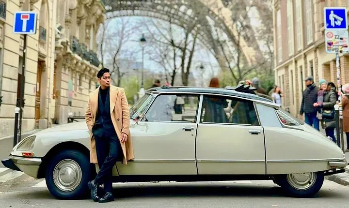 Paris Highlights aboard a Vintage Open Top French Car