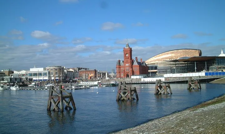 Cardiff City and Dr. Who Movie Private Day Tour from London
