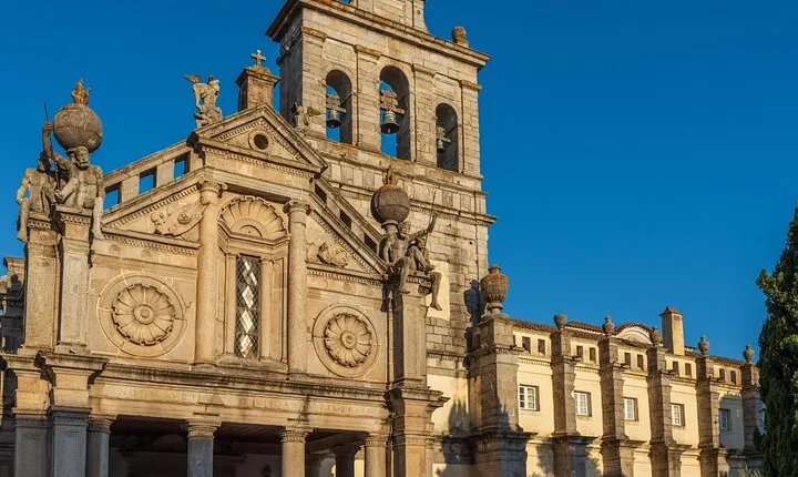Évora with Wine Tasting - Full Day Private Tour
