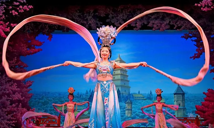 Private Xi'an Night Tour Including Tang Dynasty Dance Show & Dumpling Banquet