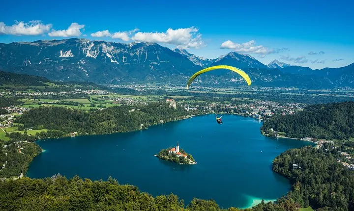 Paragliding Lake Bled