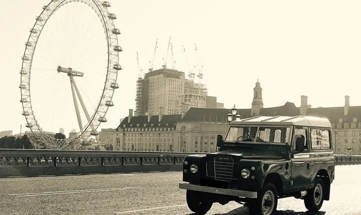 4 Hours Classic London Tour in a Private Vehicle